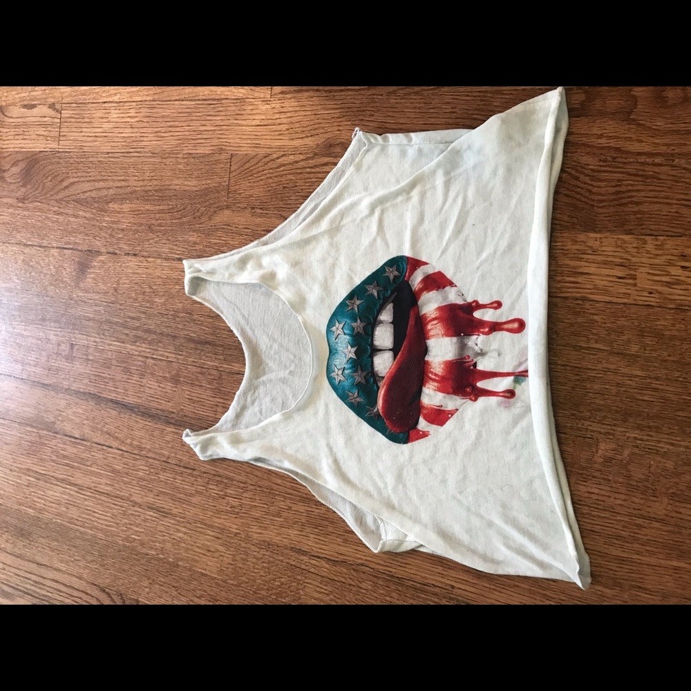 American lips cropped tank